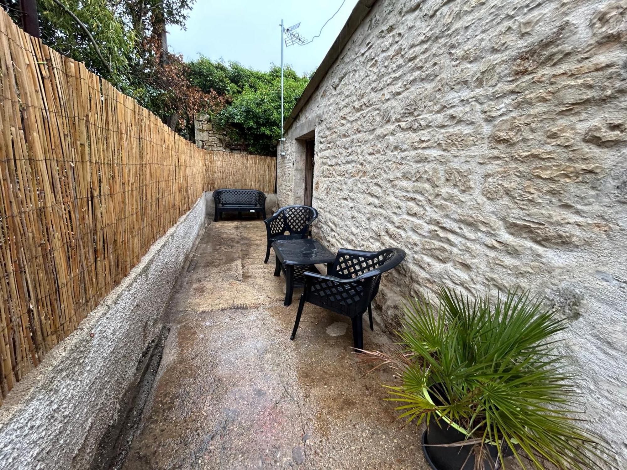 Studio Nanteuil-en-Vallee Exterior photo