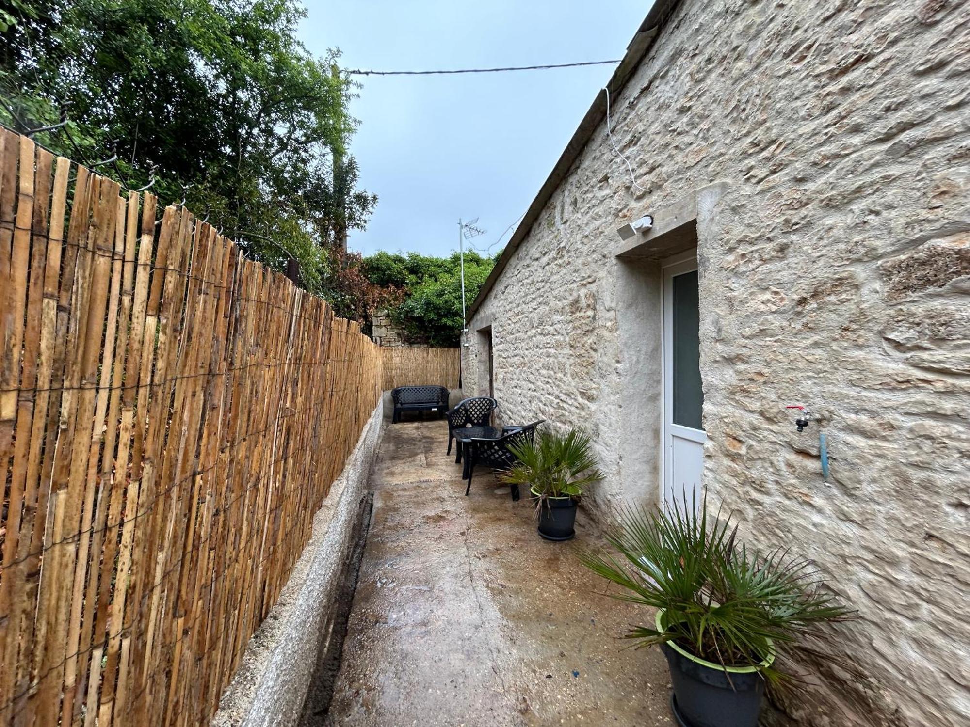 Studio Nanteuil-en-Vallee Exterior photo